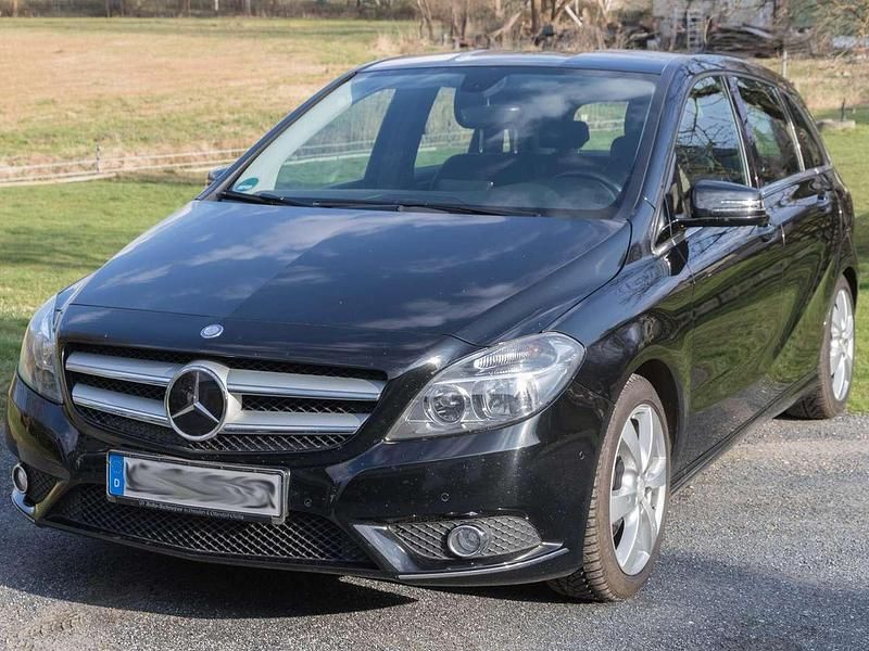 Gebraucht Mercedes B180 109 PS (80 kW) 2013 Schwarz Van / Kleinbus
