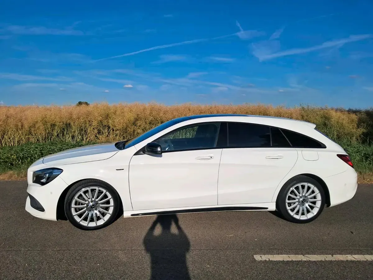Gebraucht Mercedes CLA220 AMG 184 PS (135 kW) 2018 Weiß Coupé