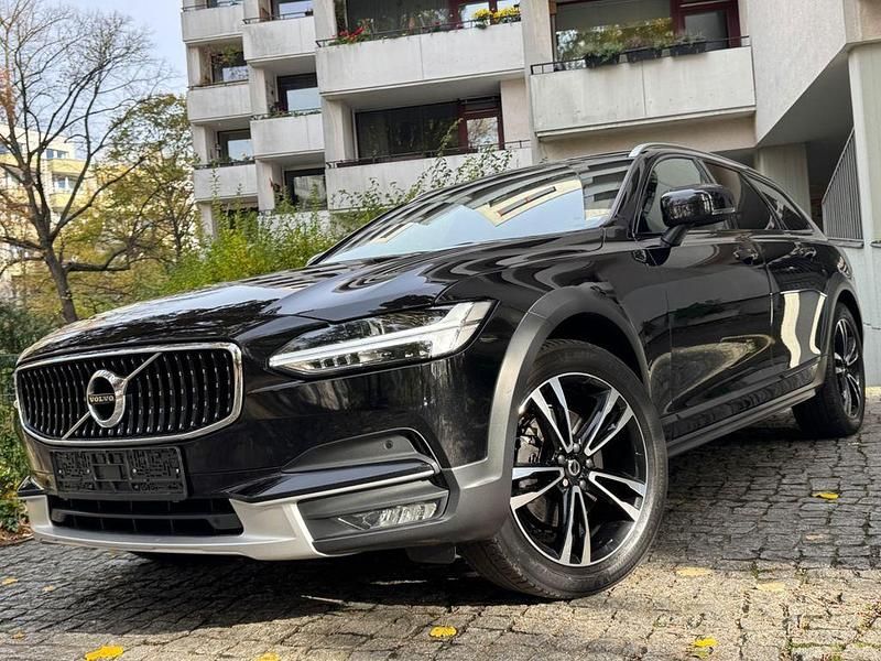Gebraucht Volvo V90 CC Pro 190 PS (139 kW) 2019 Onyx black Kombi