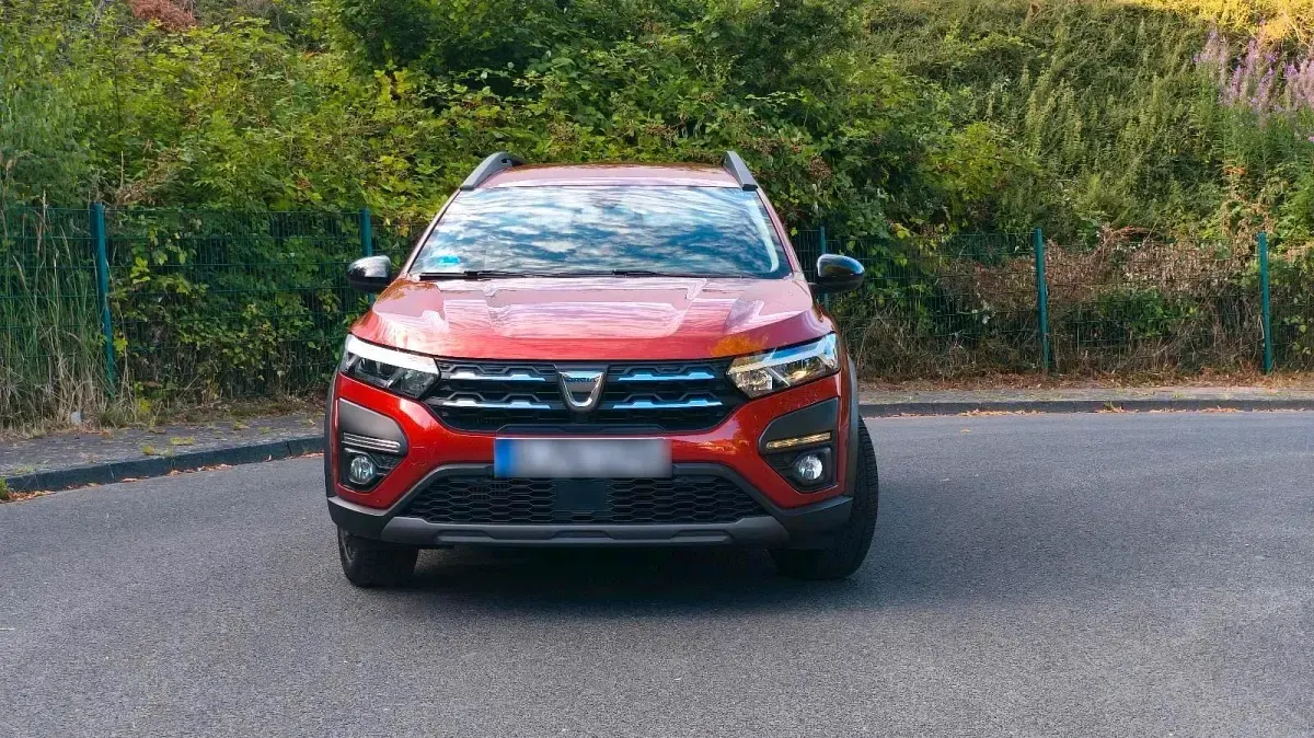 Gebraucht Dacia Jogger 101 PS (74 kW) 2022 Braun Van / Kleinbus