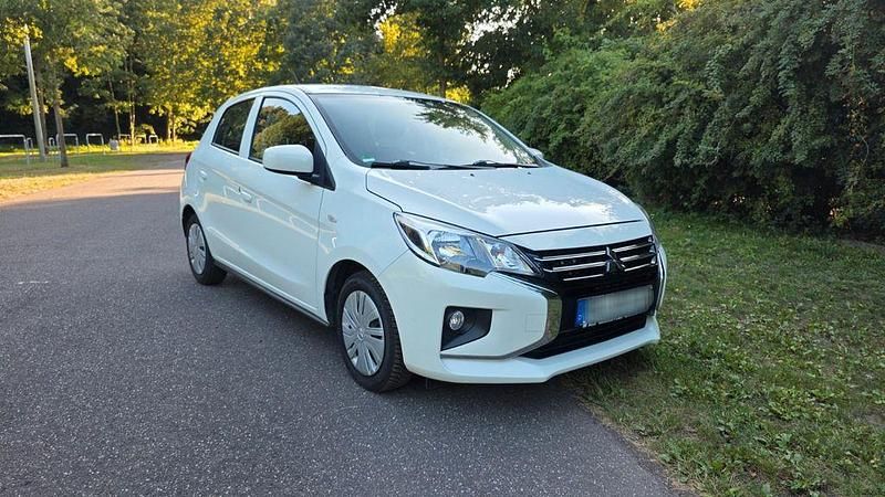 Weiß Gebraucht 2020 Mitsubishi Space Star Limousine | 4.200 € (Superpreis) - Bild 1/4