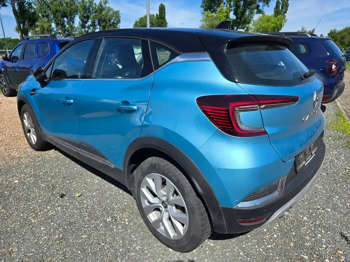 Gebraucht Renault Captur Intens 140 PS (102 kW) 2021 Hellblau metallic/dach schwarz SUV
