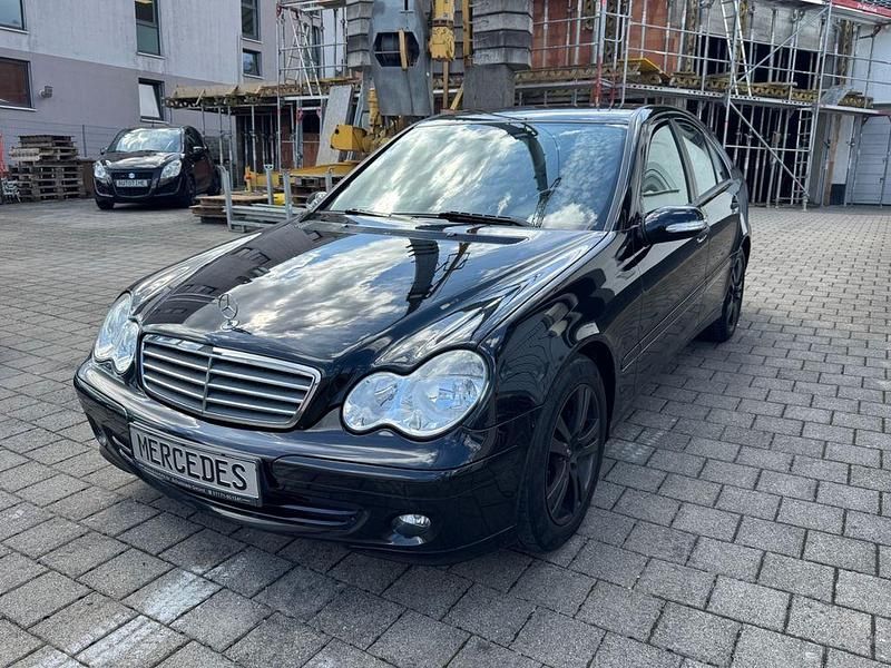 Schwarz Gebraucht 2006 Mercedes C180 Limousine | 4.490 € (Fairer Preis) - Bild 1/4