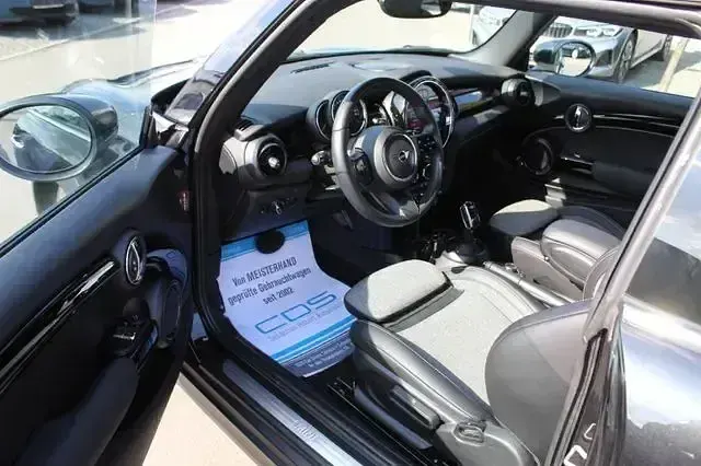 Gebraucht Mini Cooper 136 PS (100 kW) 2023 Schwarz Kleinwagen