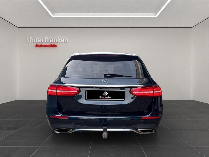 Gebraucht Mercedes E400 AMG line 333 PS (244 kW) 2017 Blau Kombi