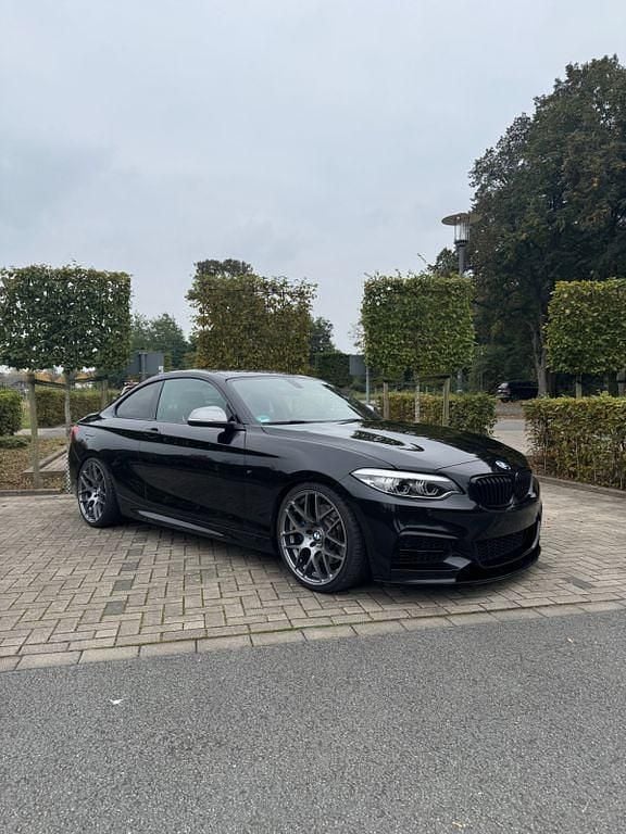 Schwarz Gebraucht 2018 BMW M240 M Performance Coupé | 34.499 € (Fairer Preis) - Bild 1/4