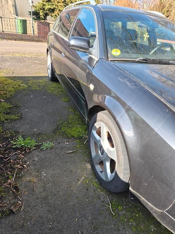 Gebraucht Audi A6 183 PS (134 kW) 2002 Schwarz Kombi