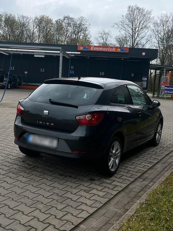 Gebraucht Seat Ibiza 90 PS (66 kW) 2011 Grau Coupé