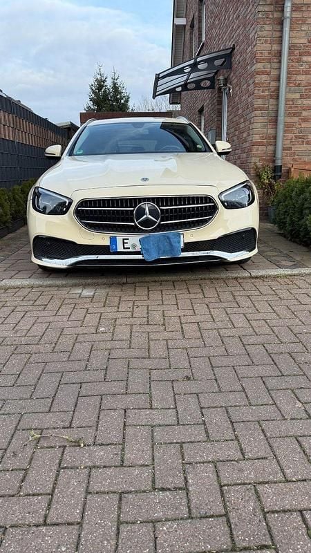 Beige Gebraucht 2022 Mercedes E200 Kombi | 17.500 € (Superpreis) - Bild 1/4