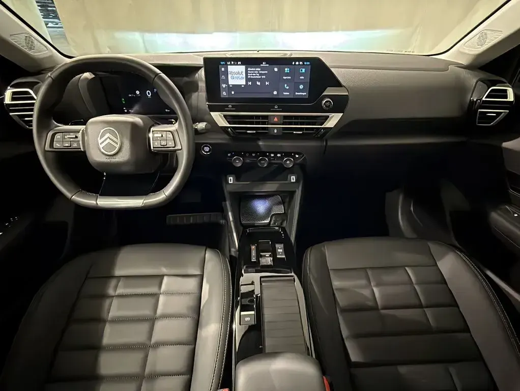 Neu Citroën C4 131 PS (96 kW) 2025 Schwarz SUV