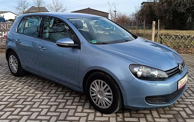 Blau Gebraucht 2009 VW Golf Trendline Limousine | 5.499 € (Fairer Preis) - Bild 1/4