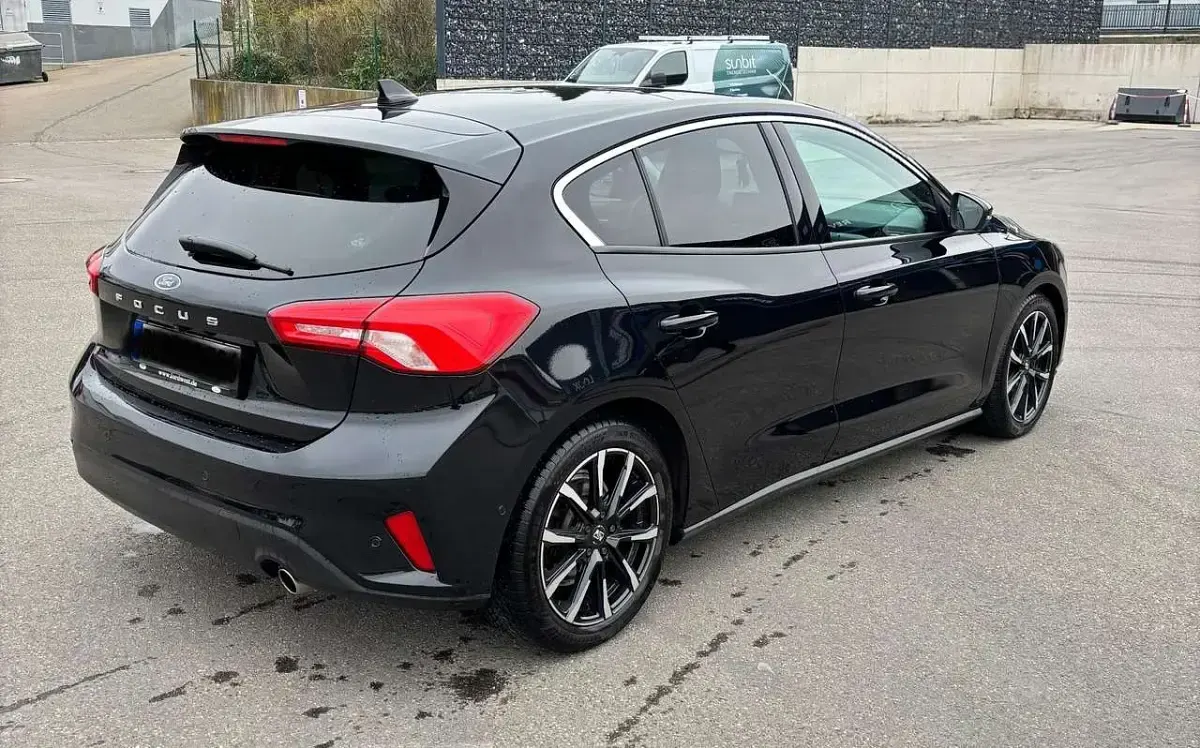 Gebraucht Ford Focus Cool & Connect 120 PS (88 kW) 2018 Schwarz Kleinwagen