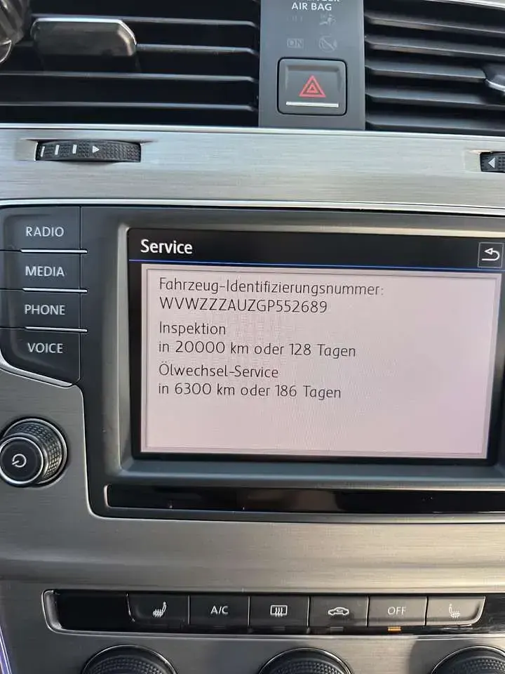 Gebraucht VW Golf VII LOUNGE 110 PS (80 kW) 2015 Limousine