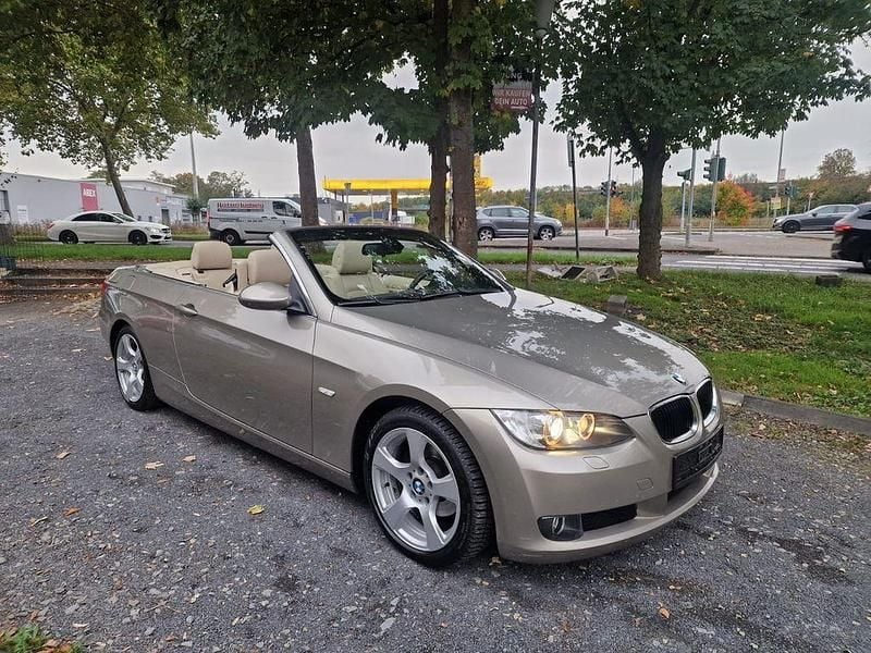 Braun Gebraucht 2009 BMW 320 Cabriolet Comfort Edition Cabrio | 13.999 € (Fairer Preis) - Bild 1/4