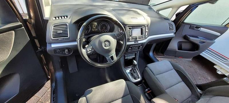 Gebraucht VW Sharan Style 170 PS (125 kW) 2012 Braun Van / Kleinbus