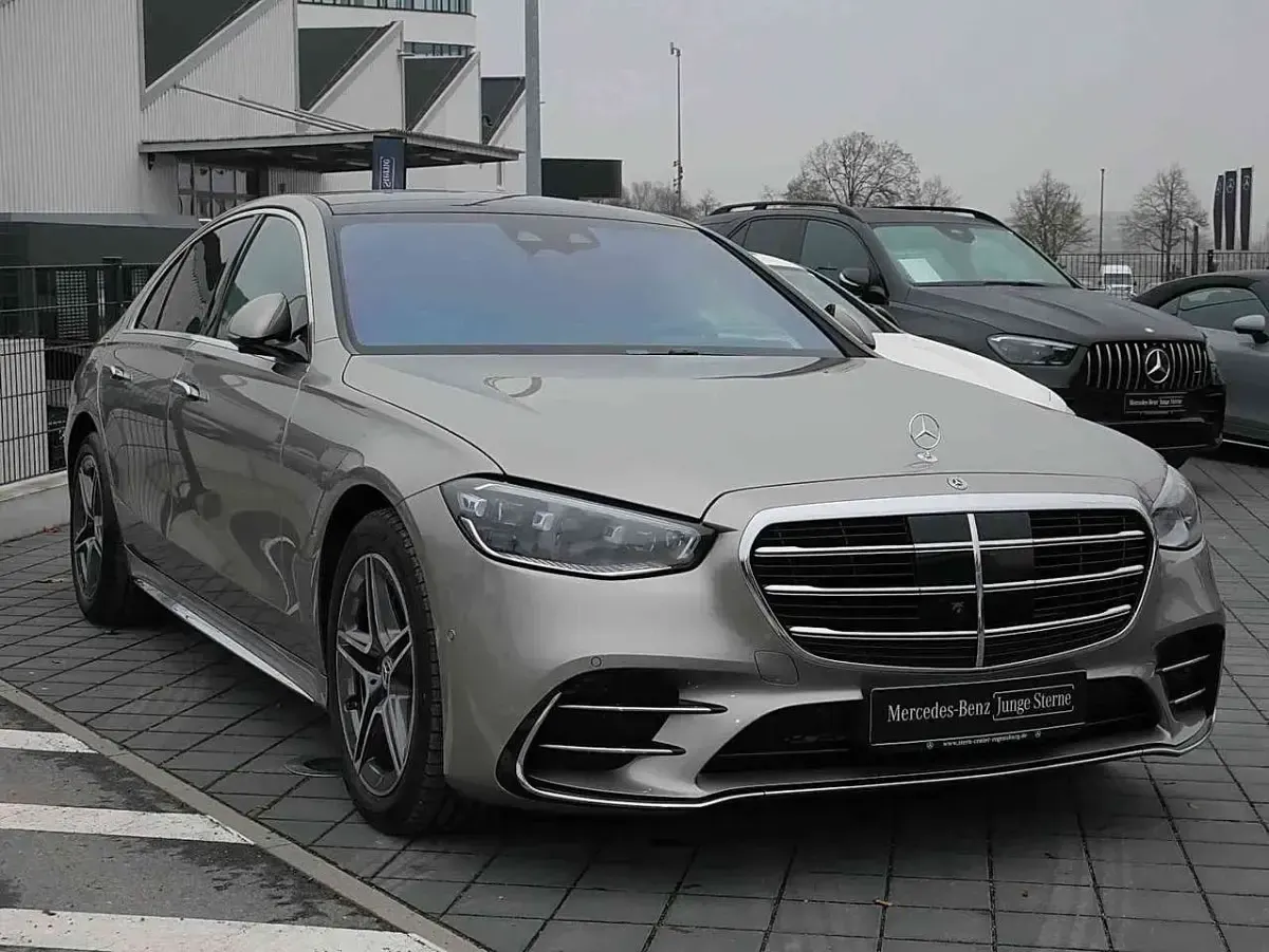 Gebraucht Mercedes S450 AMG 367 PS (269 kW) 2024 Mojavesilber Limousine