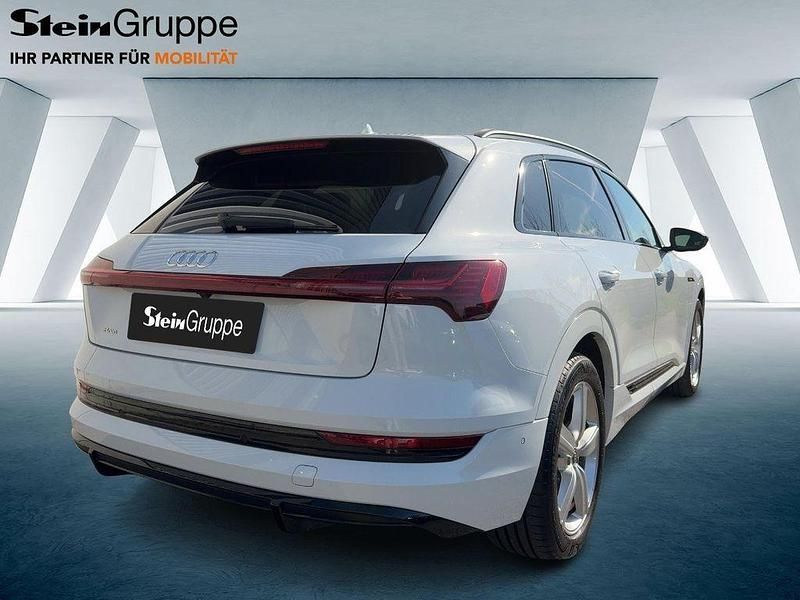 Gebraucht Audi e-tron S-Line 230 kW (313 PS) 2021 Weiß SUV
