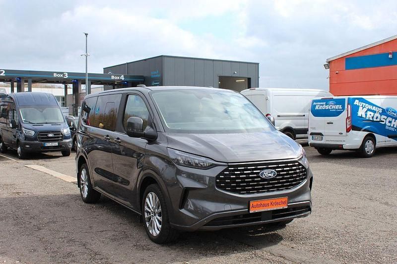 Gebraucht Ford Tourneo Titanium 170 PS (125 kW) 2024 Grau Van / Kleinbus