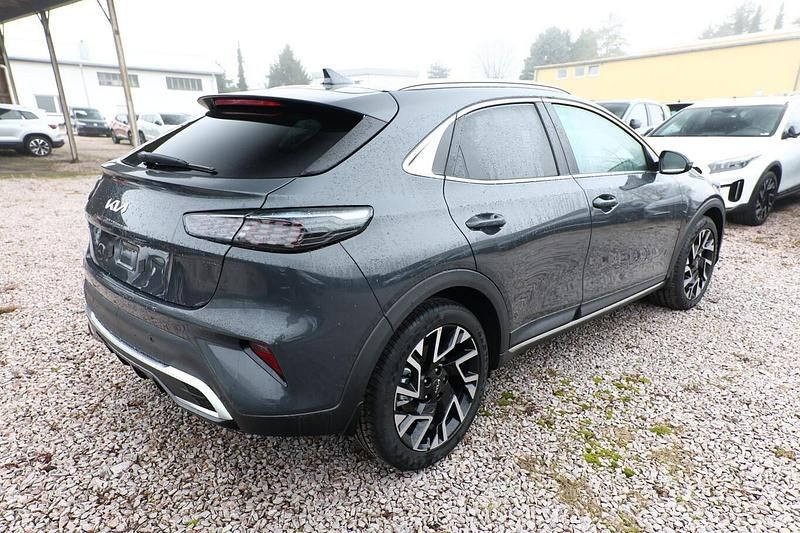 Neu Kia XCeed 150 PS (110 kW) 2025 Zilinaschwarz metallic SUV