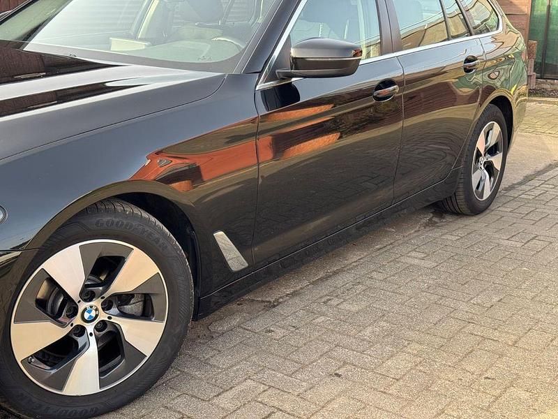 Gebraucht BMW 520 Performance 190 PS (139 kW) 2020 Schwarz Kombi