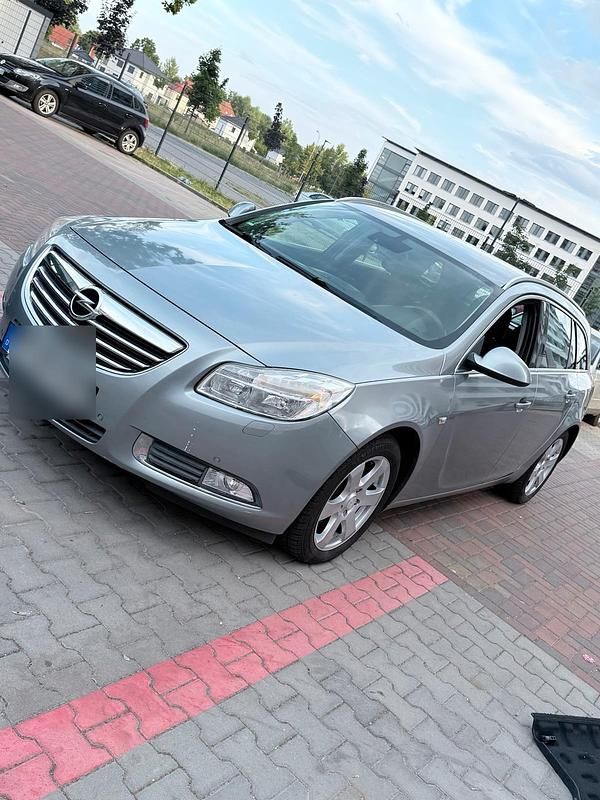 Silber Gebraucht 2010 Opel Insignia Kombi | 3.800 € (Guter Preis) - Bild 1/4