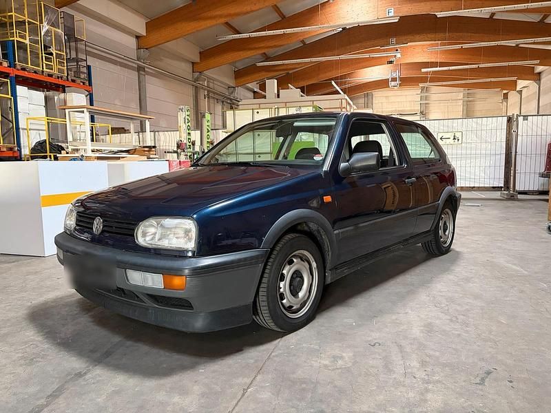 Second-hand VW Golf III 90 CP (66 kW) 1992 Hatchback