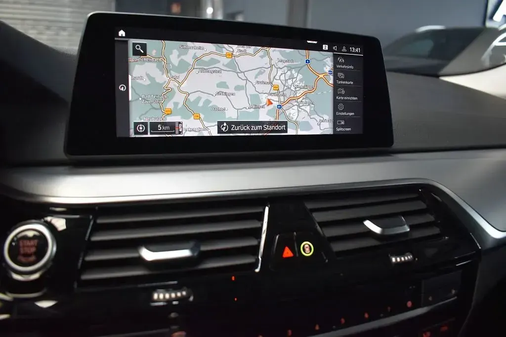 Gebraucht BMW 520 190 PS (139 kW) 2021 Grau Kombi