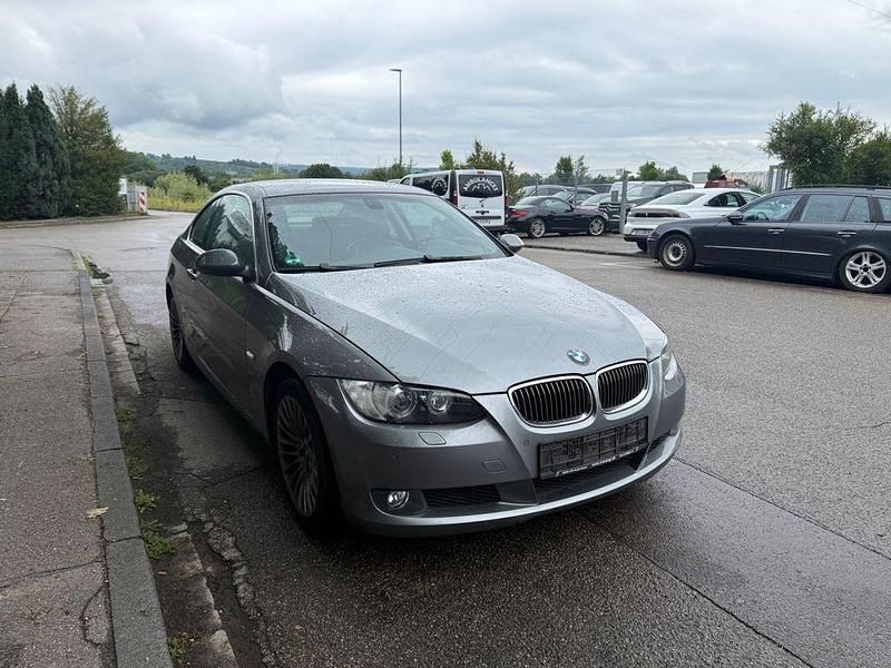 Gebraucht BMW 325 Sport Line 218 PS (160 kW) 2006 Grau Coupé