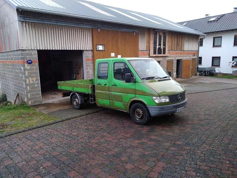 Grün Gebraucht 1997 Mercedes Sprinter Van | 1.700 € (Superpreis) - Bild 1/4