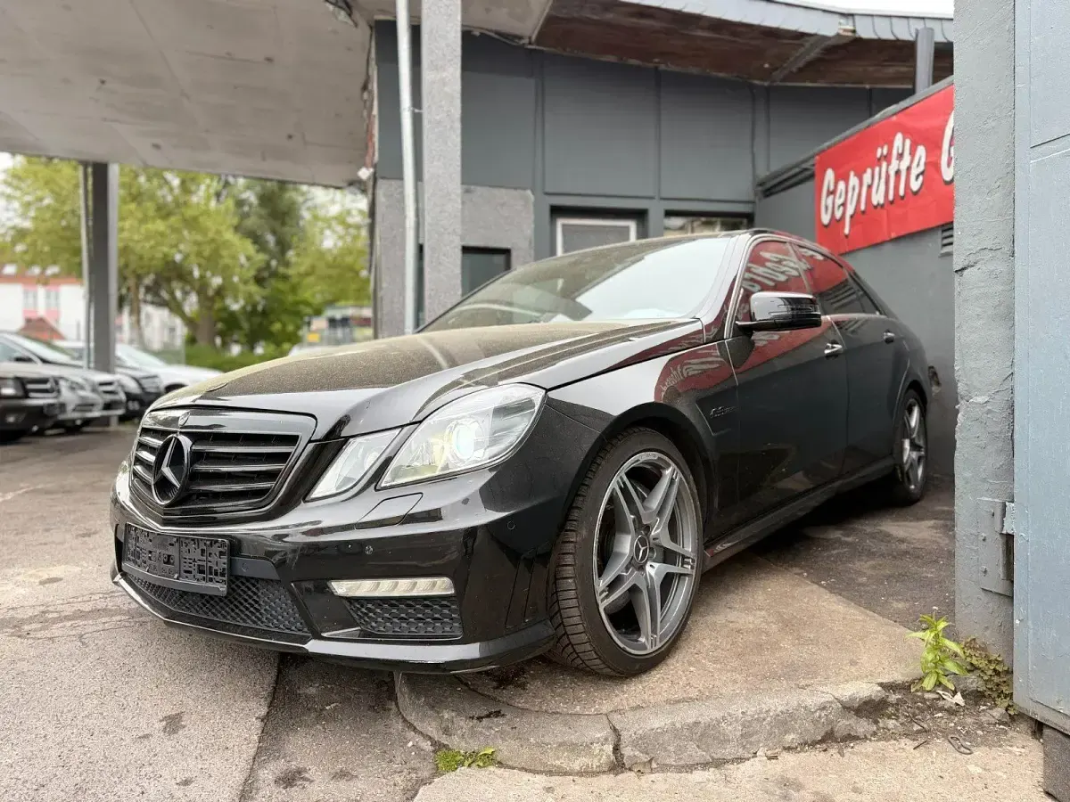 Gebraucht Mercedes E63 AMG AMG 525 PS (386 kW) 2010 Schwarz Limousine