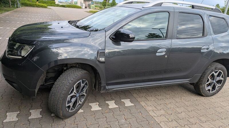 Schwarz Gebraucht 2021 Dacia Duster Prestige SUV | 11.900 € (Guter Preis) - Bild 1/4