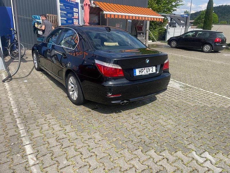 Second-hand BMW 523 190 CP (139 kW) 2008 Negru Berlinǎ