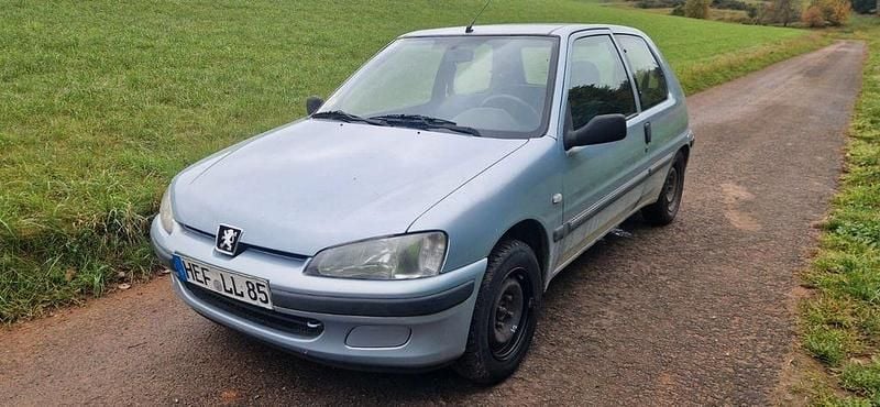 Blau Gebraucht 2001 Peugeot 106 Kleinwagen | 850 € (Guter Preis) - Bild 1/4