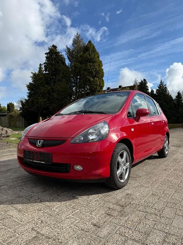 Gebraucht Honda Jazz 78 PS (57 kW) 2008 Rot Kleinwagen