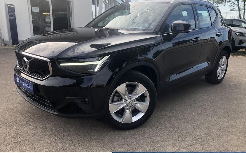 Schwarz Gebraucht 2024 Volvo XC40 Core SUV | 34.946 € (Guter Preis) - Bild 1/4