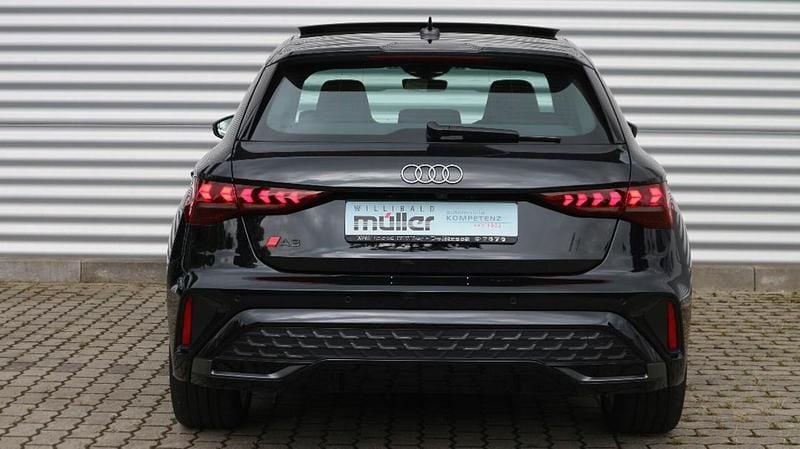 Usado Audi A3 S-Line 150 HP (110 kW) 2024 Preto Sedan