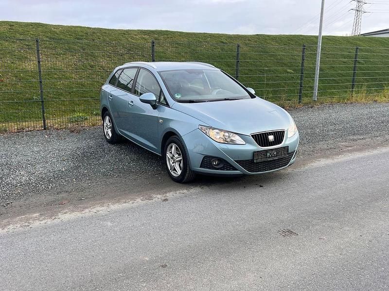 Blau Gebraucht 2011 Seat Ibiza Style Limousine | 3.299 € (Guter Preis) - Bild 1/4