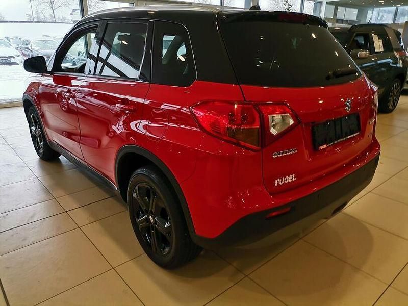 Gebraucht Suzuki Vitara Comfort+ 140 PS (102 kW) 2018 Rot SUV