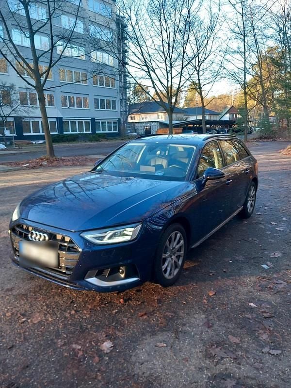 Second-hand Audi A4 Advanced 150 CP (110 kW) 2019 Albastru Break