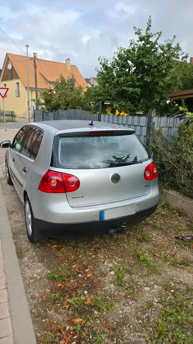 Gebraucht VW Golf V 105 PS (77 kW) 2007 Silber Kleinwagen