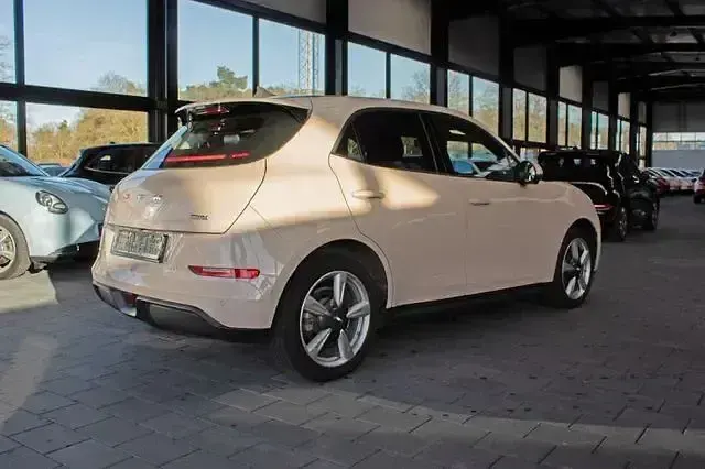 Usata Ora 03 125 kW (171 CV) 2023 Beige Utilitaria