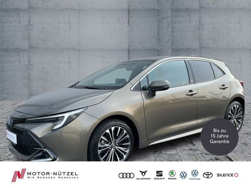 Braun Gebraucht 2023 Toyota Corolla Team Limousine | 23.460 € (Guter Preis) - Bild 1/4
