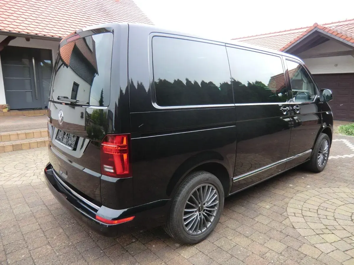 Gebraucht VW Multivan 150 PS (110 kW) 2021 Schwarz Van / Kleinbus
