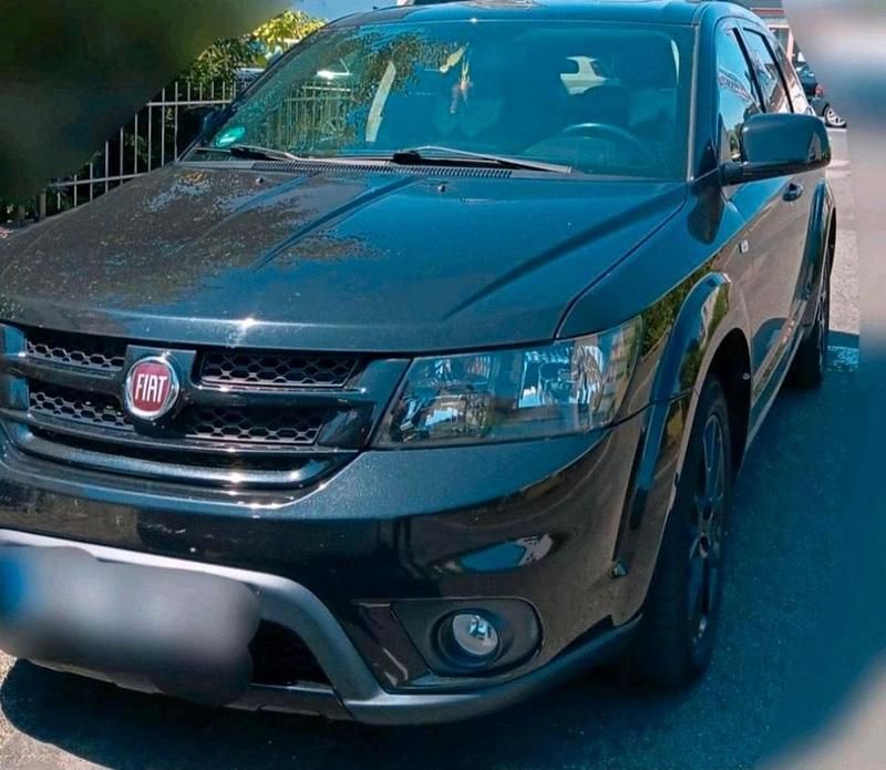 Schwarz Gebraucht 2015 Fiat Freemont SUV | 15.990 € - Bild 1/4