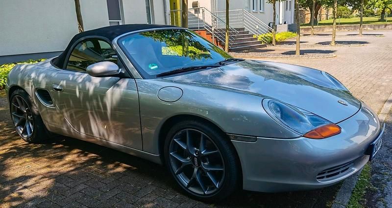 Second-hand Porsche 986 Boxster 220 CP (161 kW) 2000 Argintiu Cabrio