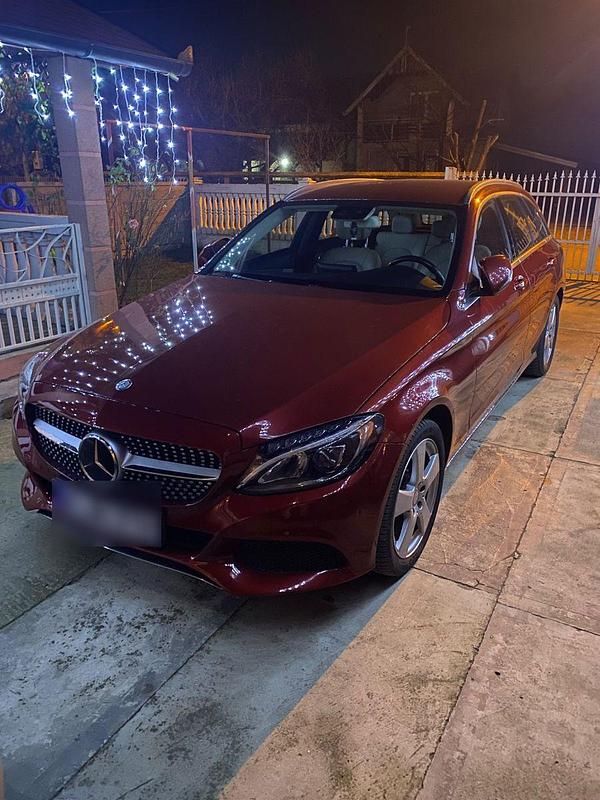 Gebraucht Mercedes C220 Avantgarde 170 PS (125 kW) 2016 Rot Kombi