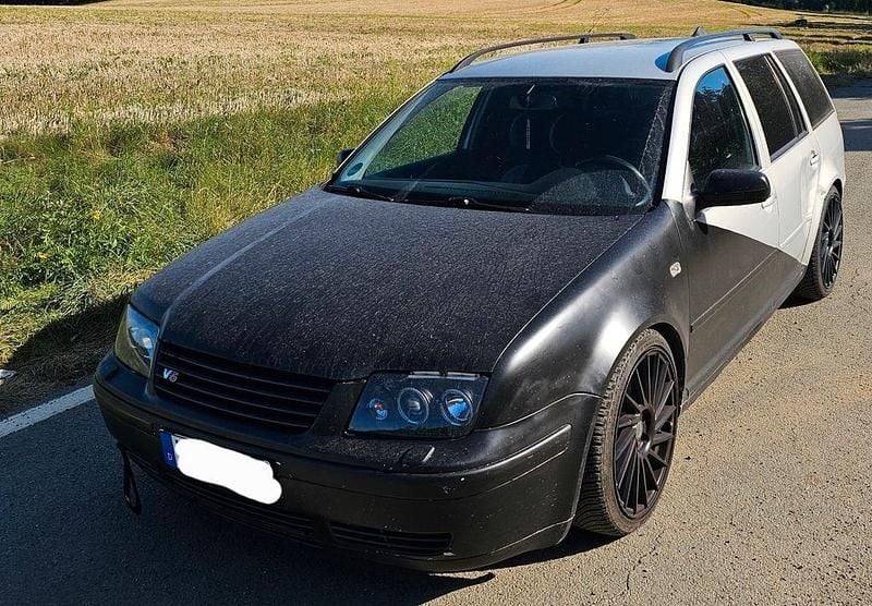 Silber Gebraucht 1999 VW Bora Highline Limousine | 1.200 € (Superpreis) - Bild 1/4