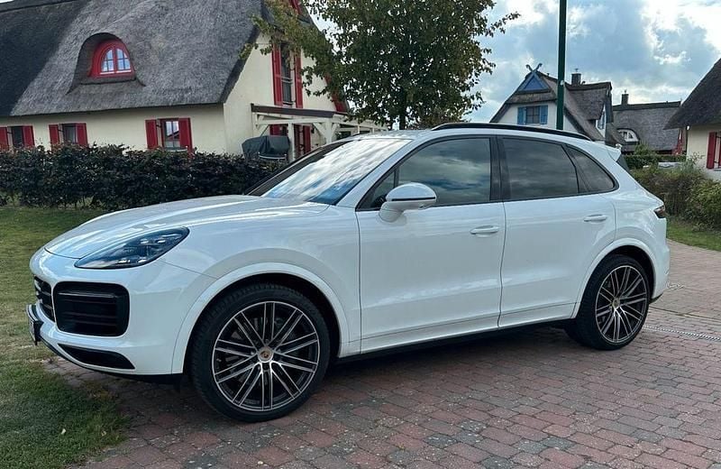 Weiß Gebraucht 2020 Porsche Cayenne SUV | 68.750 € (Superpreis) - Bild 1/4
