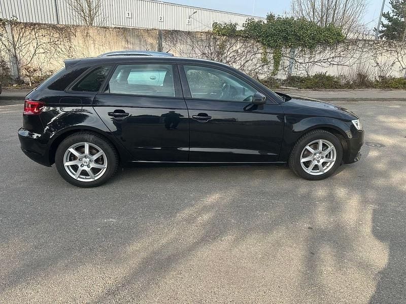 Gebraucht Audi A3 Attraction 122 PS (89 kW) 2013 Schwarz Limousine