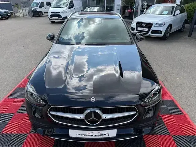 Gebraucht Mercedes C300e Avantgarde 129 PS (94 kW) 2023 Schwarz Limousine